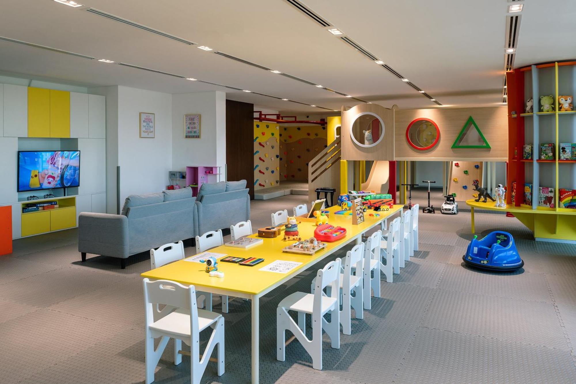 Th8 Palm Dubai Beach Resort, Vignette Collection By Ihg Esterno foto The Children's Hospital at the Royal Marsden