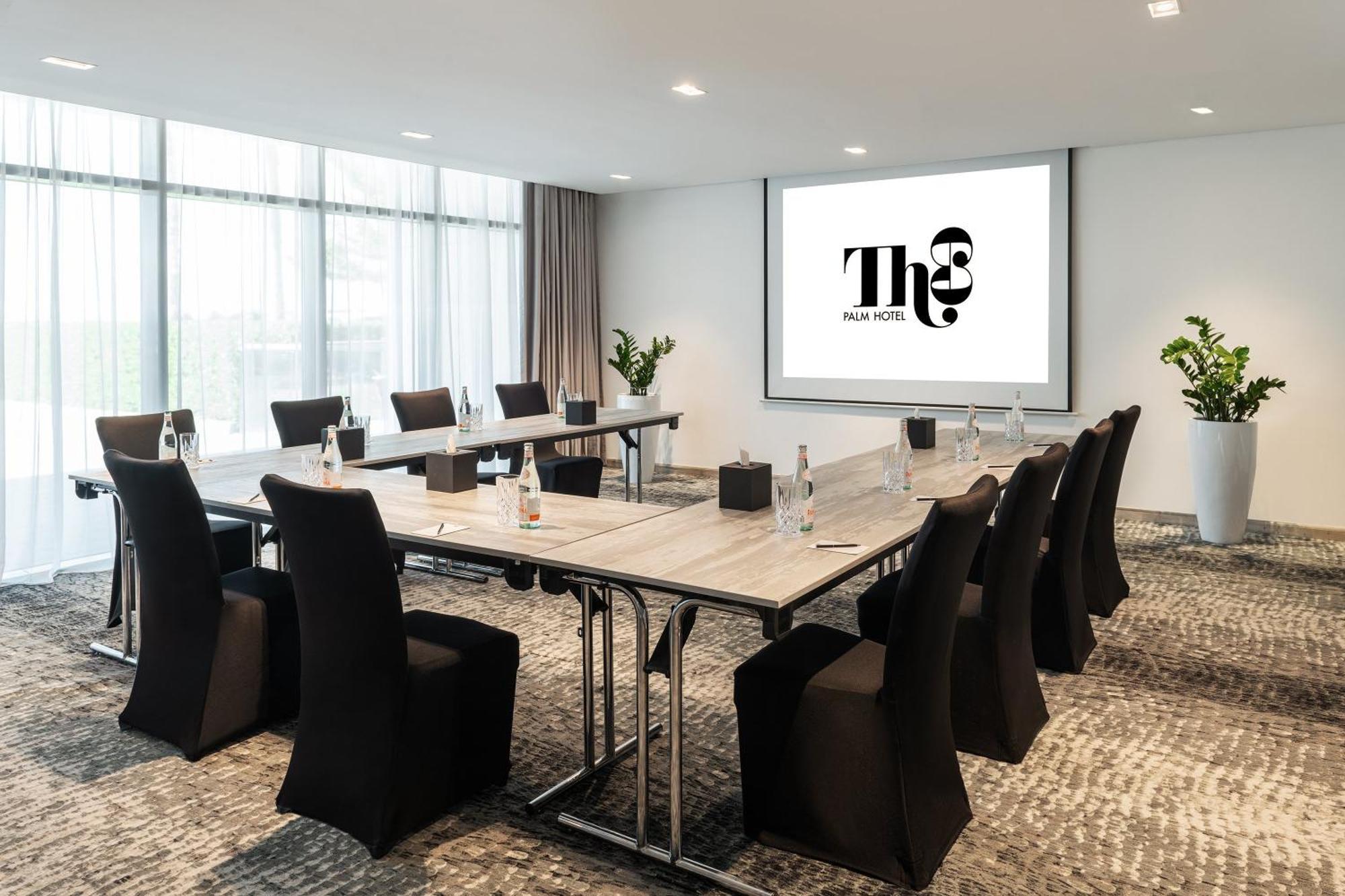 Th8 Palm Dubai Beach Resort, Vignette Collection By Ihg Esterno foto Meeting room at The New Hotel
