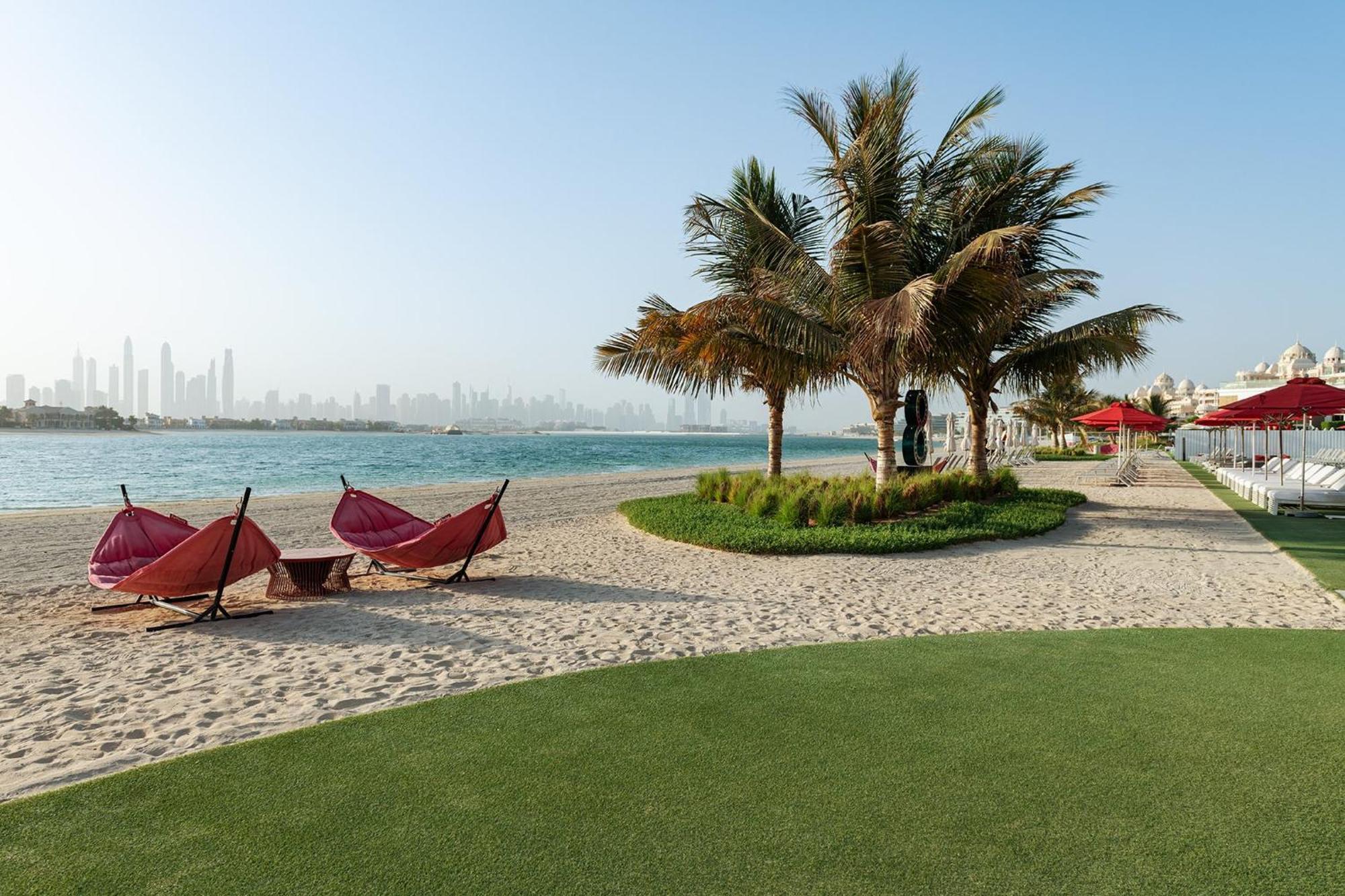 Th8 Palm Dubai Beach Resort, Vignette Collection By Ihg Esterno foto The beach at Jumeirah at Etihad Island